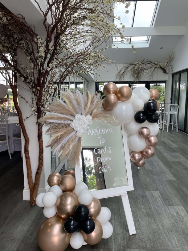 Personalised Easel And Balloons