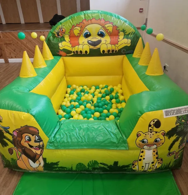 Jungle Ball Pool With Air Jugglers