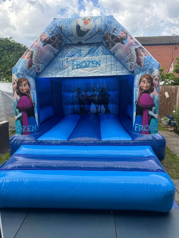 Frozen Bouncy Castle 2