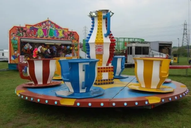 Cups And Saucers Ride