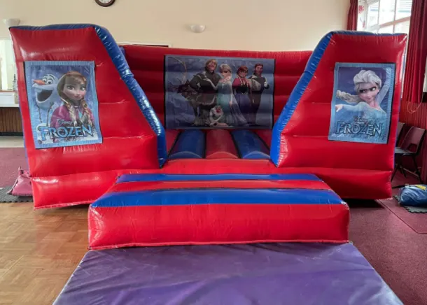 15ft X 12ft Blue And Red Box Indoor Castle - Frozen Theme