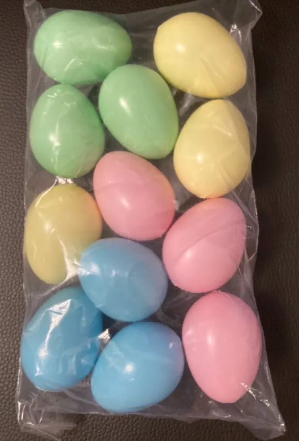 Plastic Eggs Pack 12