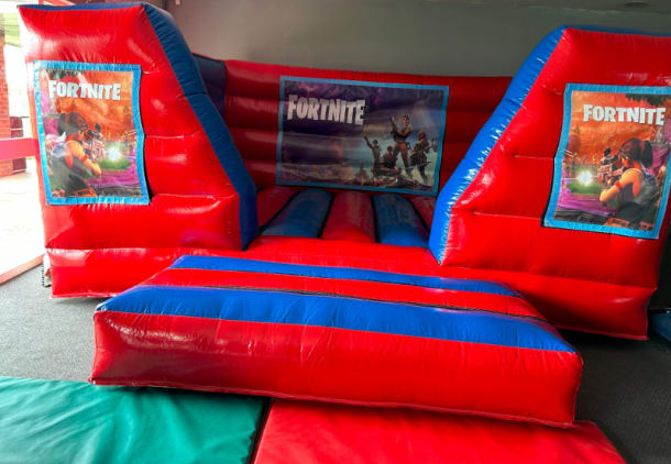 15ft X 12ft Blue And Red Box Indoor Castle -fortnight Theme