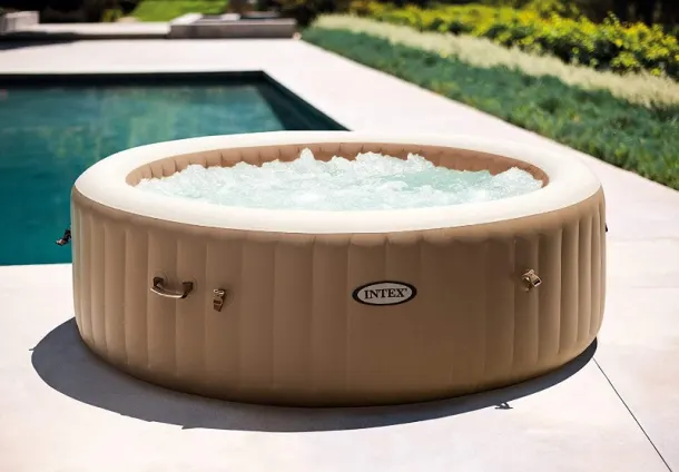 6 Person Inflatable Hot Tub