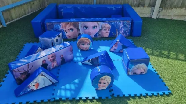 15 Piece Frozen Soft Play