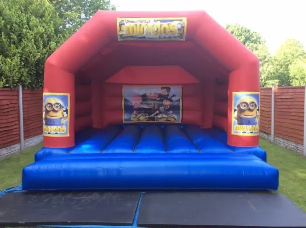 18ft X 15ft Blue And Red Castle - Minions Theme