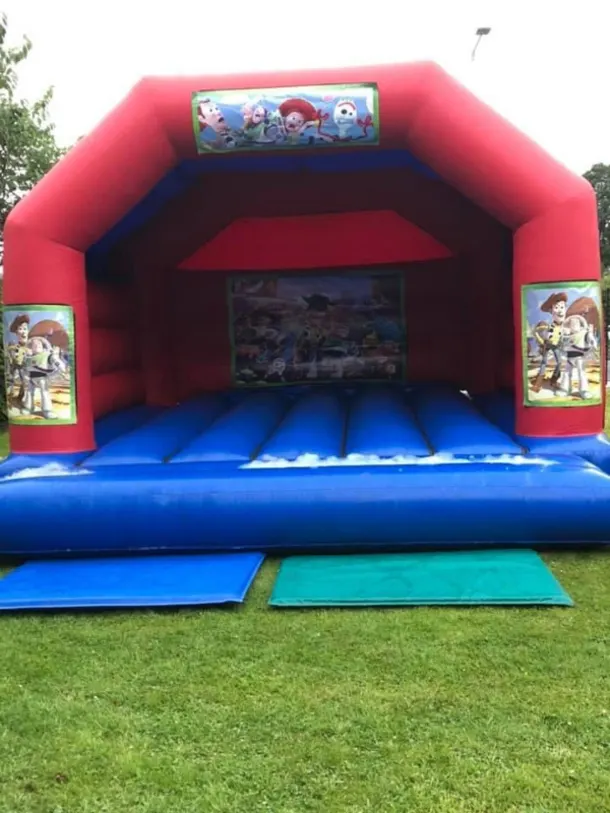 18ft X 15ft Blue And Red Castle - Toy Story Theme