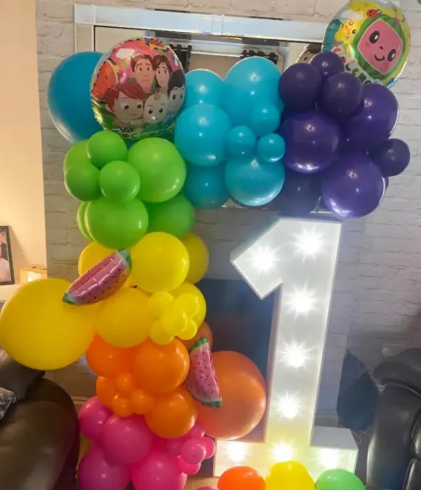 Standard 1 With Balloon Garland