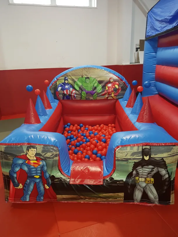 Superhero Ball Pool