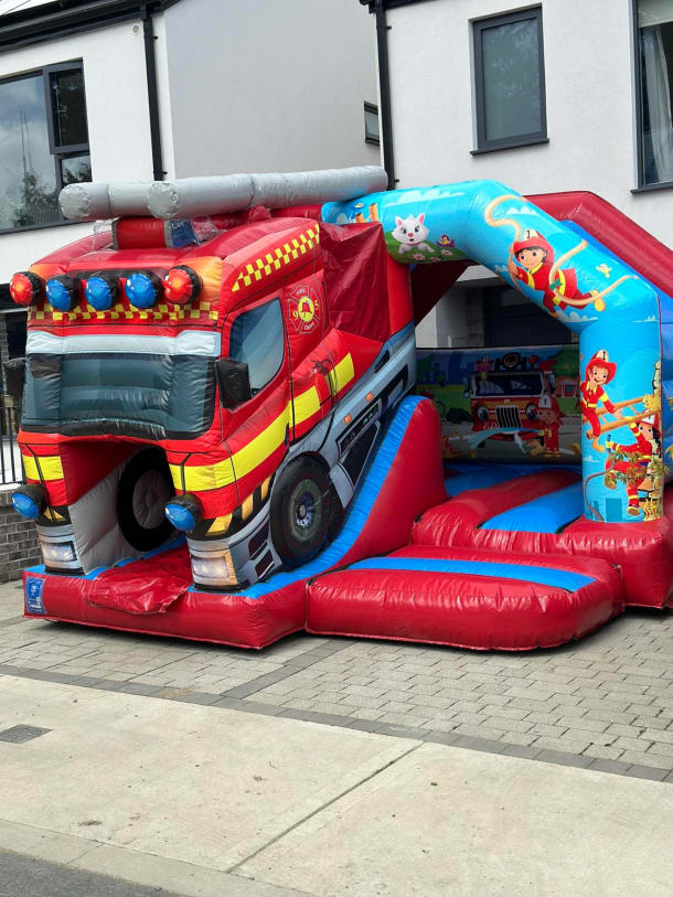 3d Fire Engine Castle And Slide