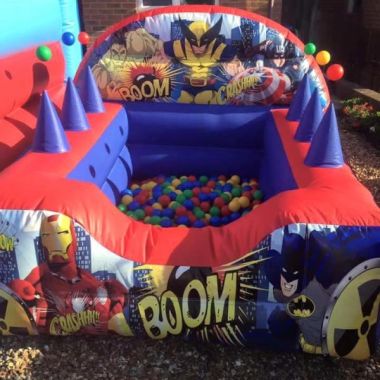 Superhero Ball Pool With Magic Air Jugglers