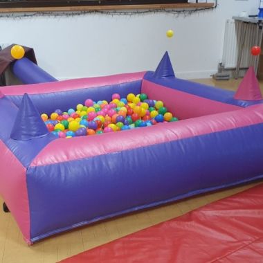 Pink Purple Inflatable Ball Pool 6x6 With Air Jugglers