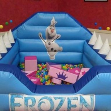 Frozen Ball Pool
