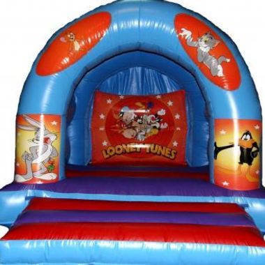 12ft X15ft Looney Tunes Castle
