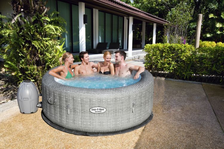 6 Persons Hot Tub Hire