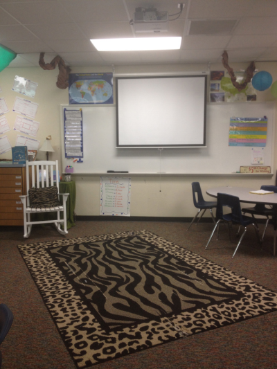 group meeting area in elementary classroom