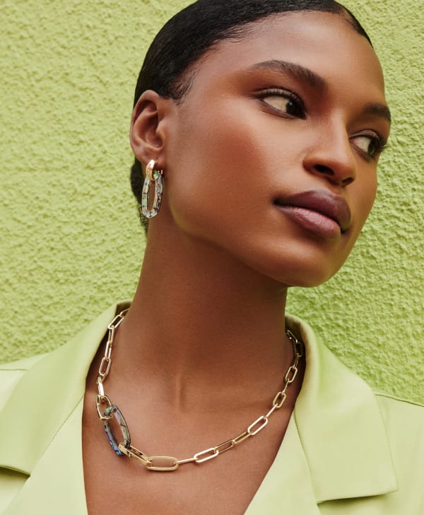 Women wearing Color bar link necklace and link earrings