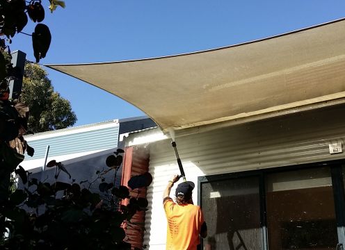 High pressure cleaning on exterior house