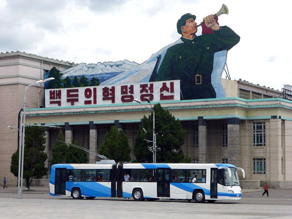 http://res.cloudinary.com/korea-konsult-ab/image/upload/c_limit,f_auto,q_auto,w_800,dpr_auto/pyongyang/PyongyangBus.jpg