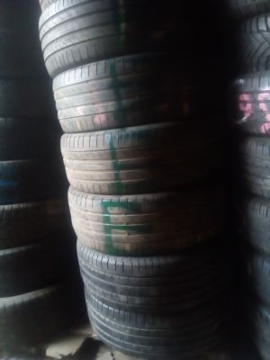 Donlop tyre