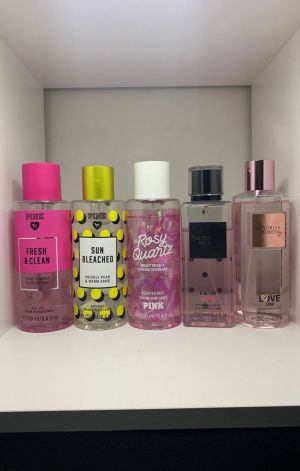Sweet perfumes and body mists .