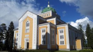 Kerimäen kirkko. Savonlinnan oopperajuhlat.
