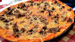 Lidlin salamipizza. Pizza