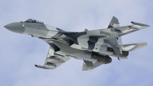 Sukhoistridsplan SU35S, Sukhoi är ett ryskt jakplan.