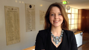 Svensk Ungdoms förbundsordförande Ida Schauman efterlyser konsekvens i de internationella spelreglerna inom vapenhandeln. Ida Schauman.