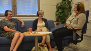 Kennet Lindholm, Ulrika Isaksson och Malin Valtonen under fredagssnacket. Kennet Lindholm, Ulrika Isaksson och Malin Valtonen i God morgon Västnylands fredagssnack.