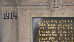 Namnskylt över stupade soldater i Hirschbach. Namnskylt över stupade soldater i Hirschbach