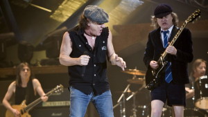 Brian Johnson och Angus Young från AC/DC kunde ta pension. Brian Johnson och Angus Young kunde ta pension.