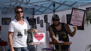 Thomas och Mathias fixade skylten. Takida på Rockoff 2014