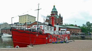 Efter många om och men ligger Relandersgrund nu i Helsingfors. Fyrskeppet Relandersgrund.