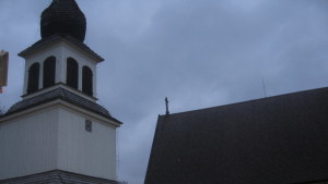 Församlingarna tampas med ekonomiska problem karis kyrka