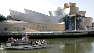 I Helsingfors vill man inte gå vidare med byggandet av ett Guggenheim-museum. I motsats till i Bilbao där det gick vägen. Guggenheim-museet i Bilbao