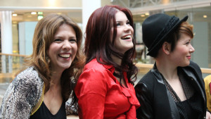 esin, iholla, saara, sini