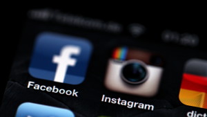 Facebook och Instagram i en iPhone