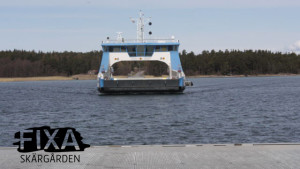 Färja i skärgården.