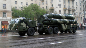 Mobil lavett för S-400-missiler i Moskva.