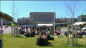 Första parksittarna i Helsingfors.