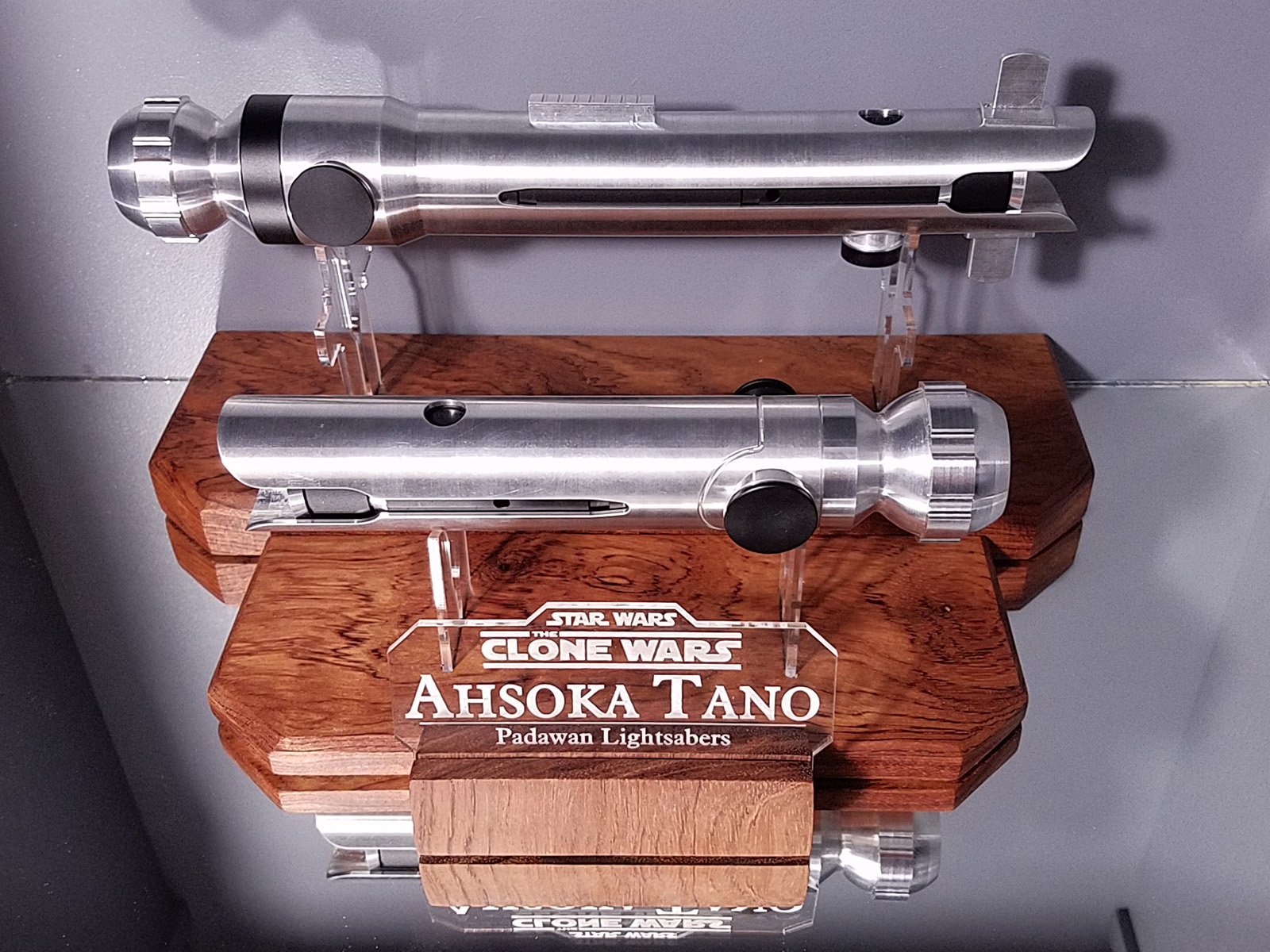 FS Ahsoka Tano Saber Stands The Rebel Armory