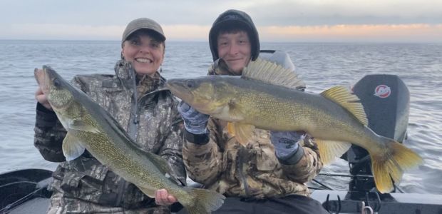 Business Card: Trophy Spring Walleye Guide Trip