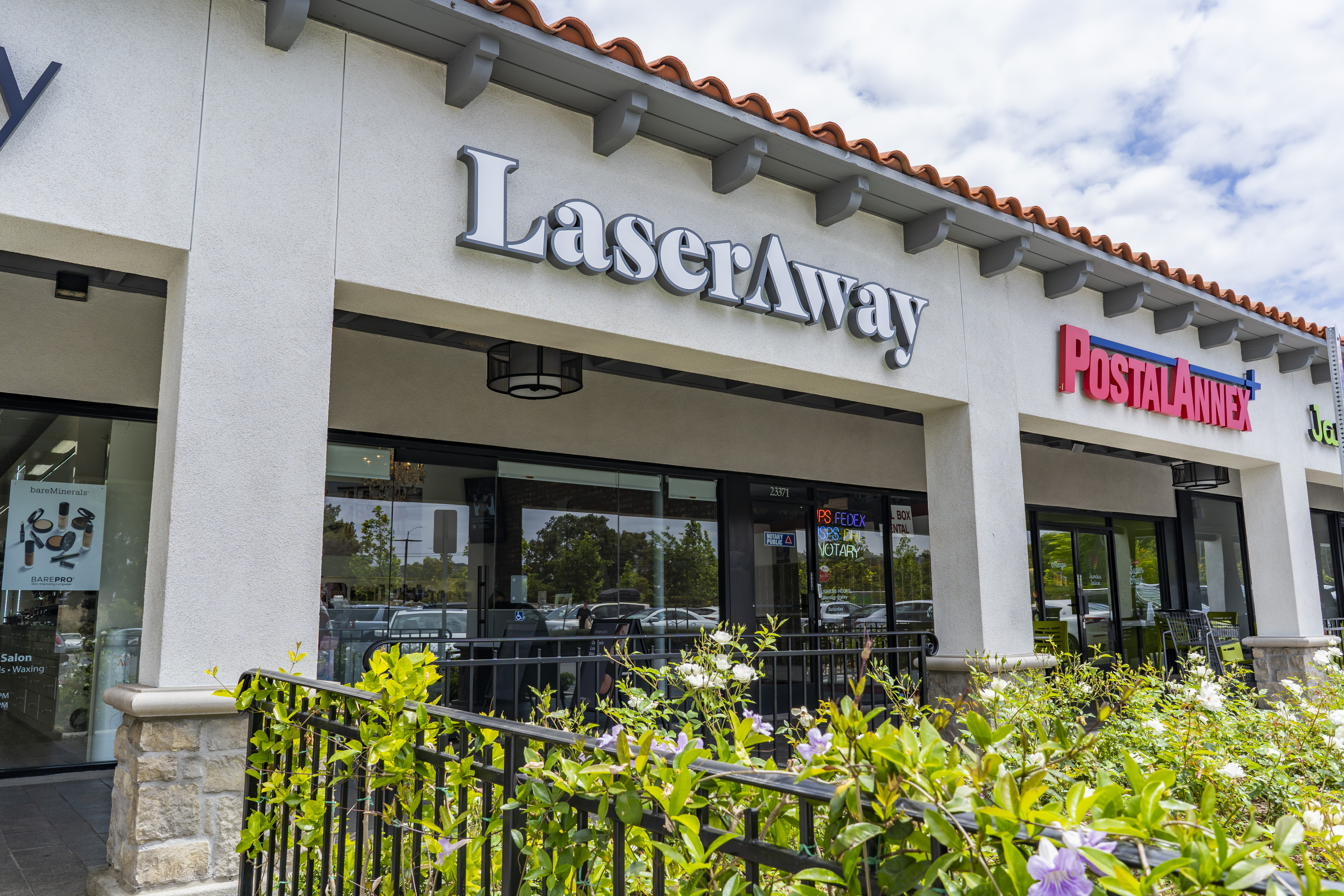 LaserAway Woodland Hills Clinic Image LaserAway Woodland Hills Clinic Image