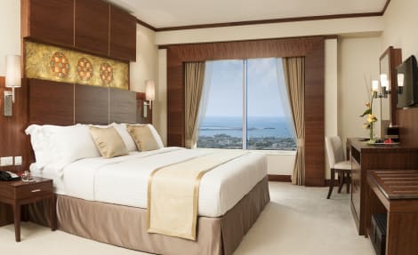 Carlton Downtown Hotel