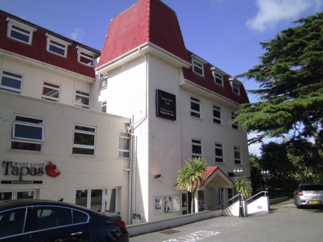 West Cliff Inn Hotel