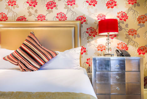Tophams Hotel