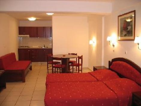 ELENA STUDIOS AND APARTMENTS Hotel