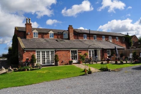 Skipbridge Farm Cottages Hotel