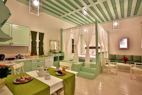 Hotel Efchi Suites 1904